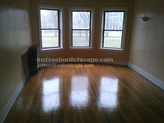 Building Photo - 4414 S Drexel Blvd