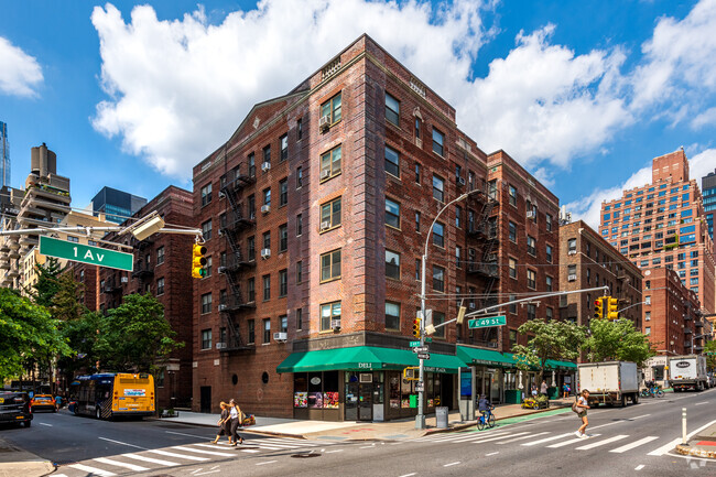 Building Photo - Beekman Court