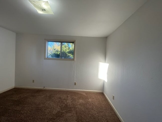 Building Photo - Border Duplex