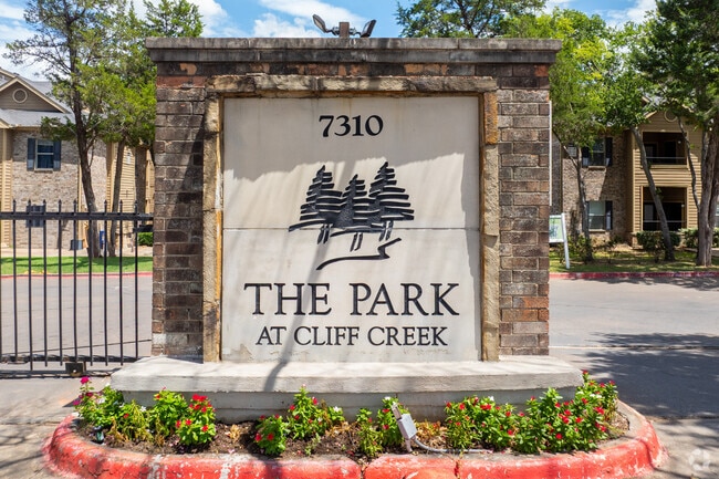 Building Photo - Park at Cliff Creek