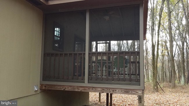 Building Photo - 1230 Mountainside Dr