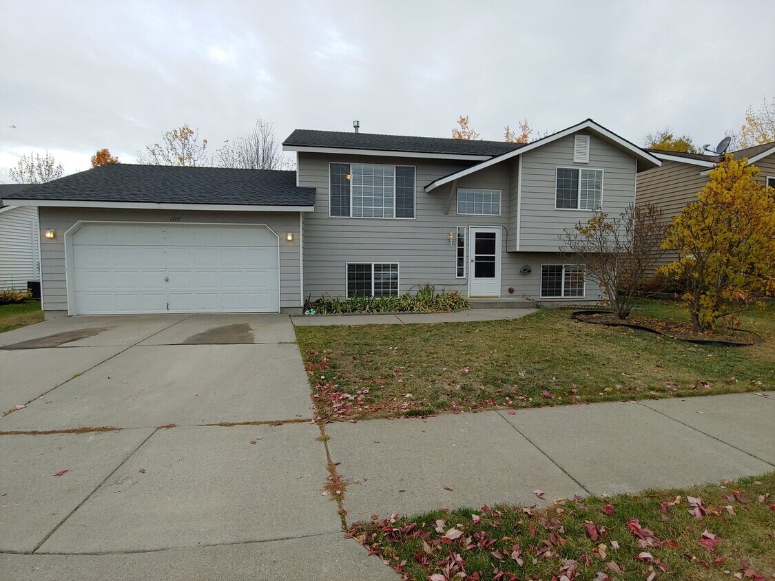 Foto principal - Large 3/2 in the Singing Hills Neighborhoo...