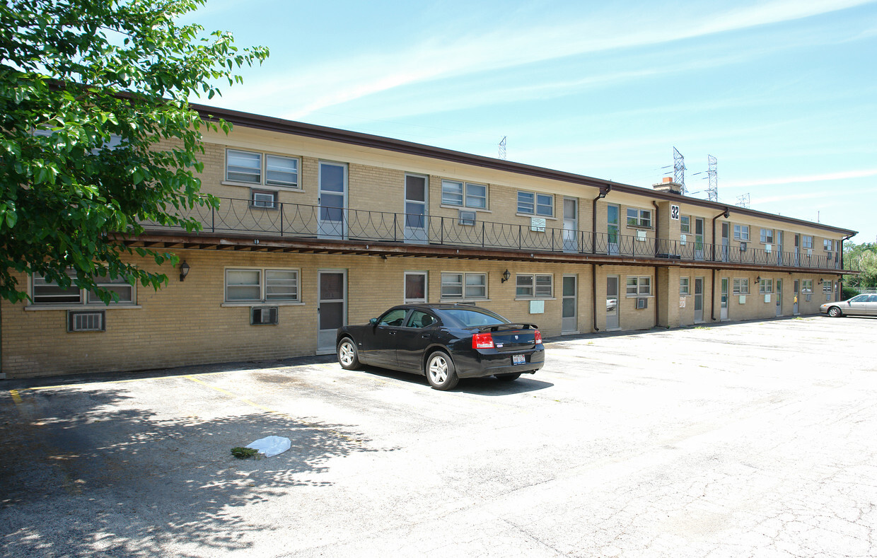 Building Photo - 32 King Arthur Dr