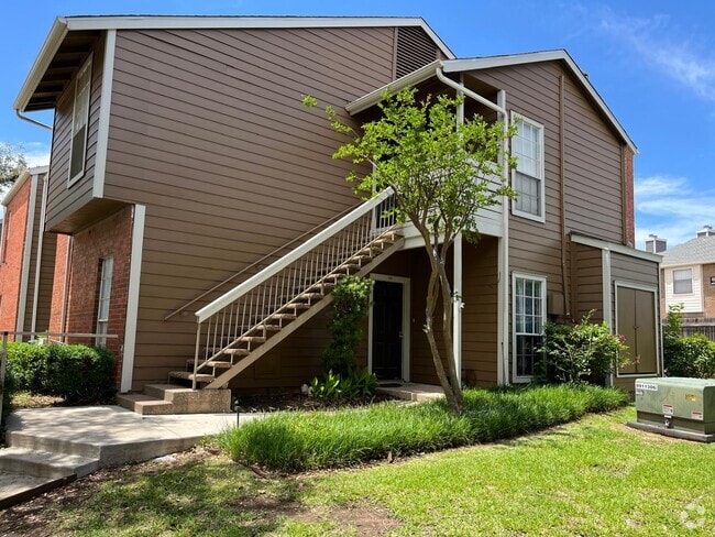 Building Photo - 3621 W Northgate Dr