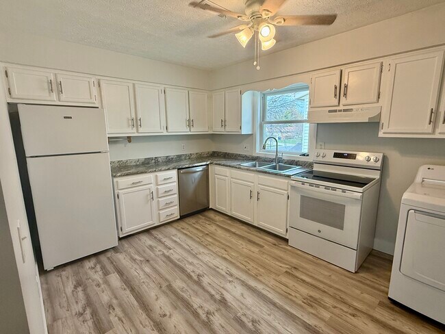 Foto del edificio - 6274 Sweetwater Ct