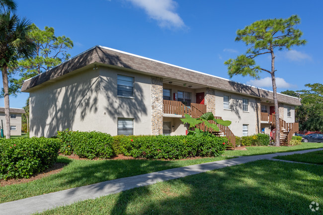 Exterior del edificio - Country View Garden Homes