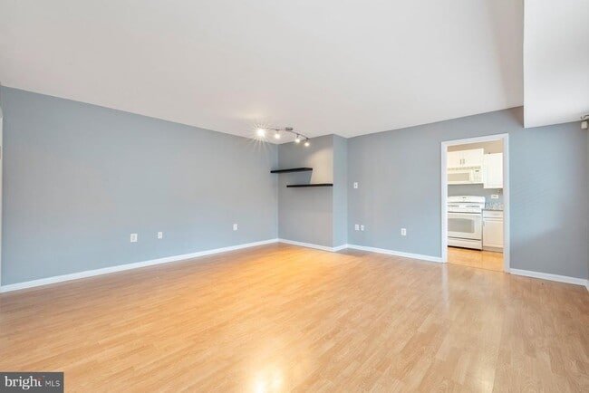 Foto del edificio - 10620 Weymouth St