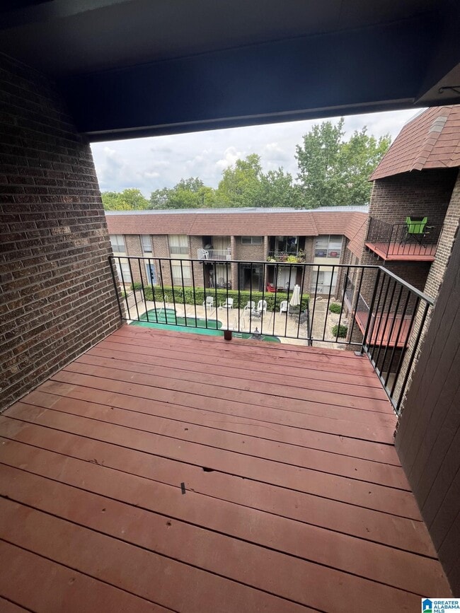 Building Photo - 1340 32nd St S