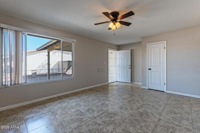 Building Photo - 1611 E El Parque Dr