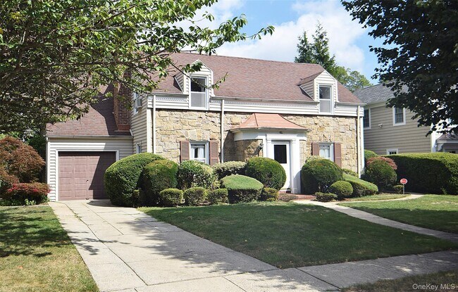 Foto del edificio - 61 Kenwood Rd