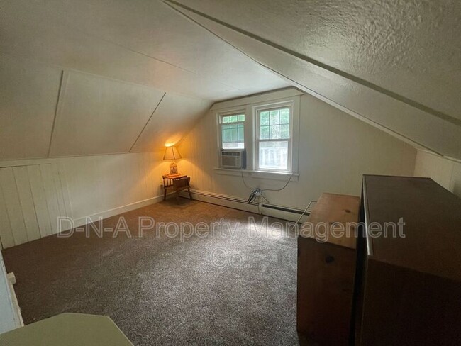 Building Photo - 871 Lower Swiftwater Rd