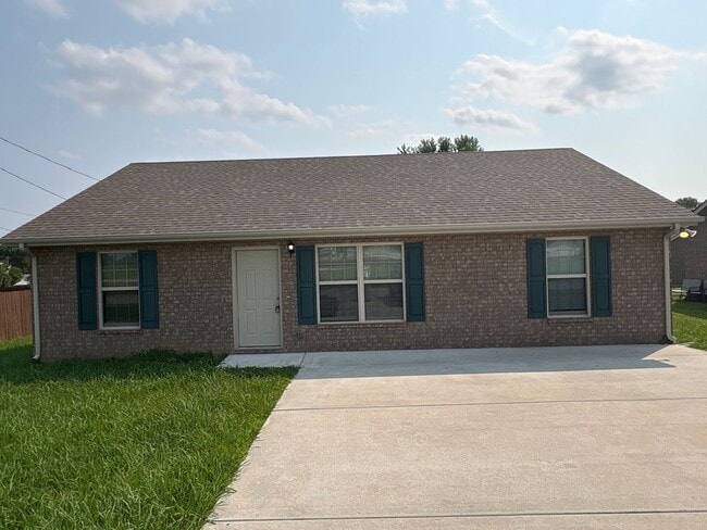 Building Photo - Cute 3 Bedroom Brick Home in Manchester!