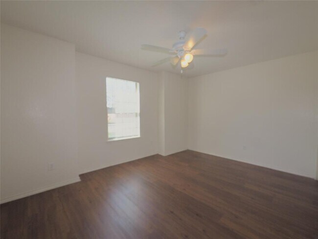 Foto del edificio - 4604 Woodstock Dr