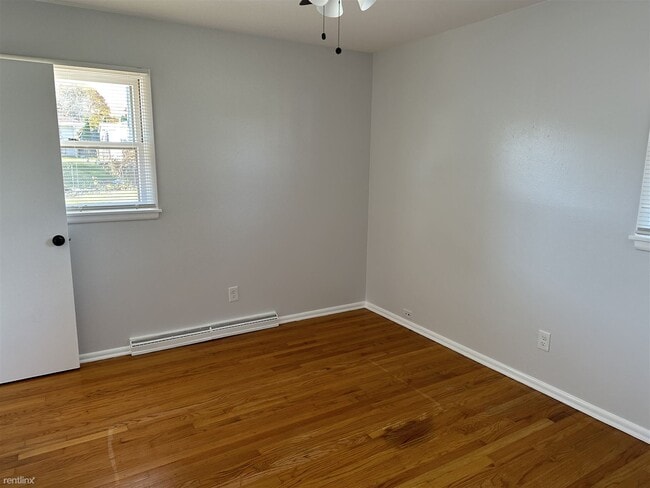 Building Photo - 3 br, 1.5 bath House - 4826 45th Ave