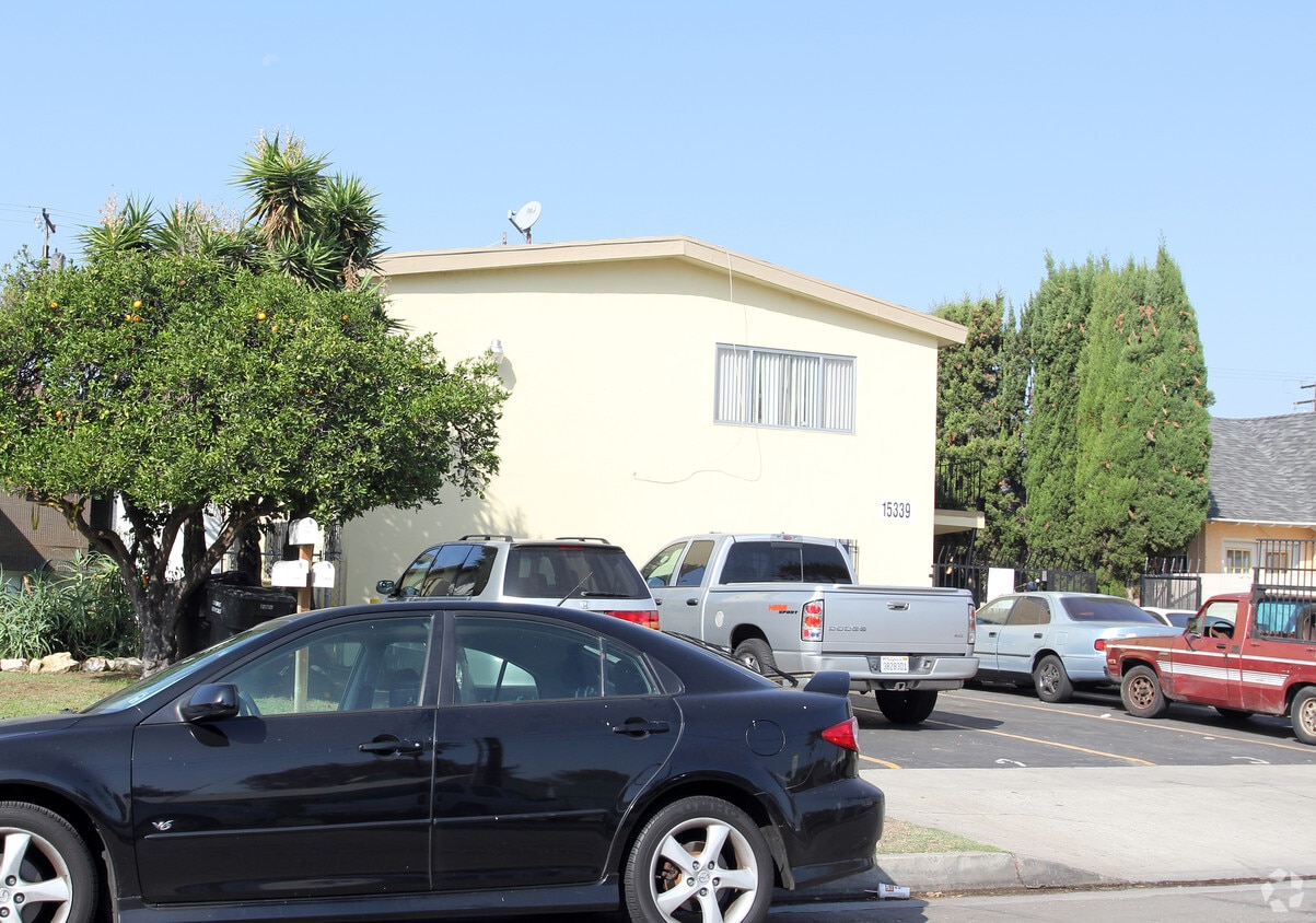 Building Photo - 15339 California Ave