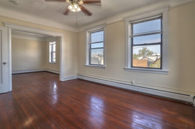 Foto del edificio - 327 8th St