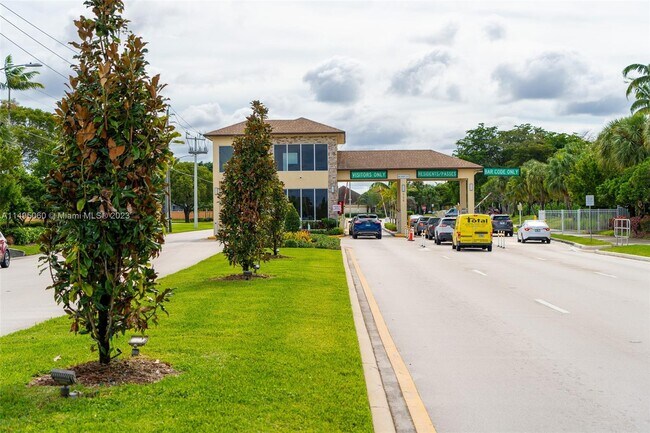 Foto del edificio - 13250 SW 4th Ct