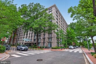 Building Photo - 950 25th St NW
