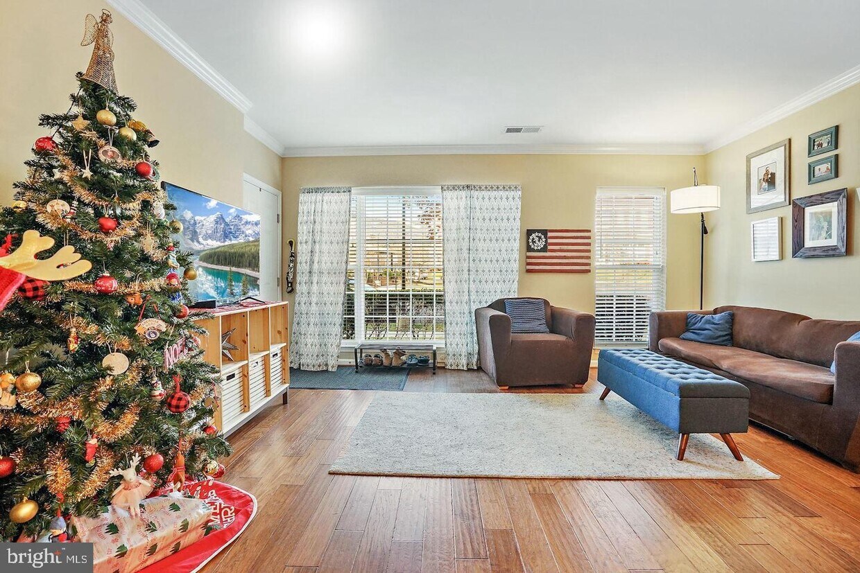 6221 Aster Haven Cir, Haymarket, VA 20169 Townhome Rentals in