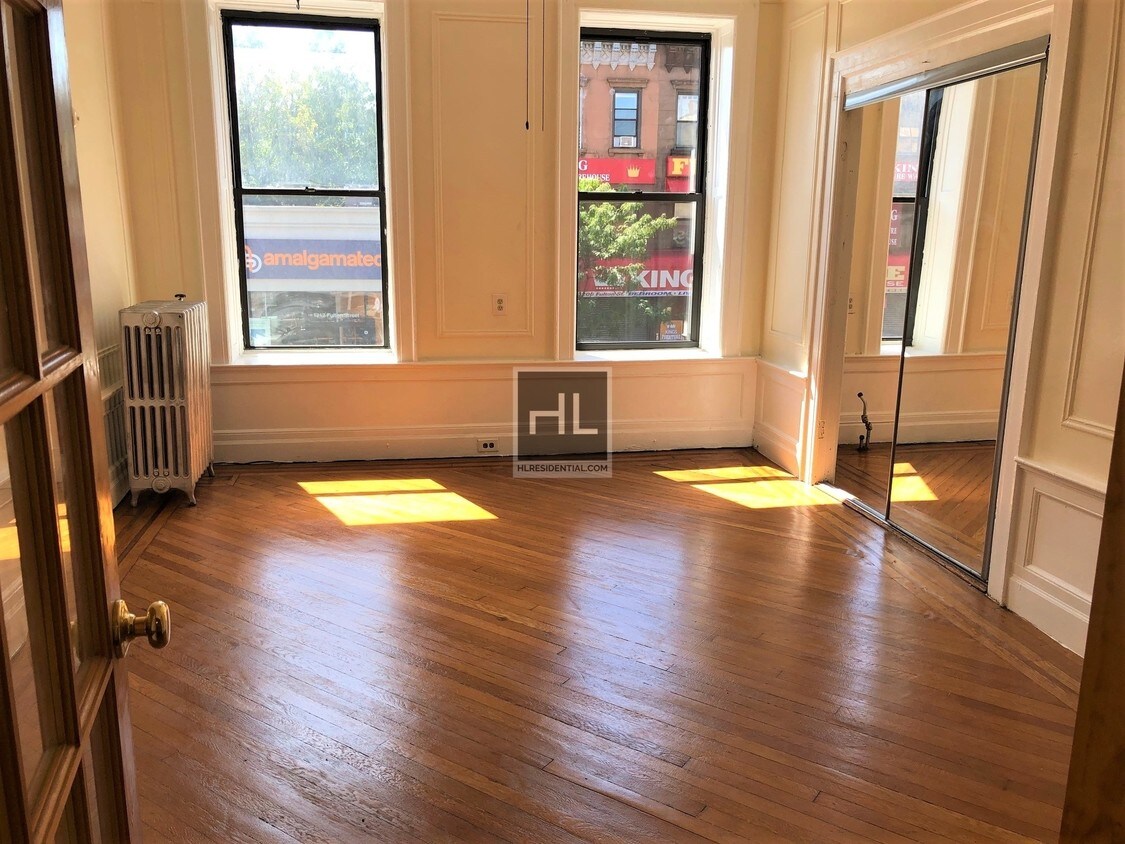 Foto principal - 1235 Fulton St