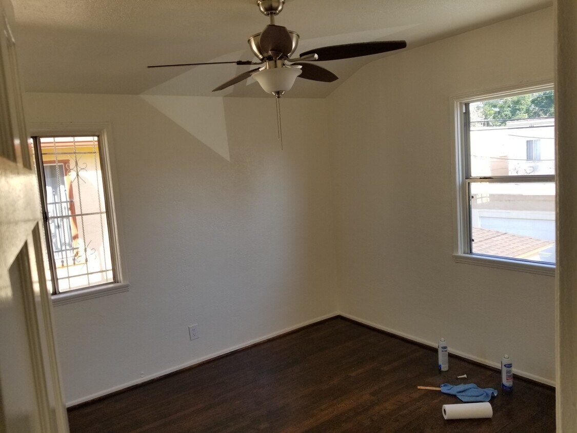 Bedroom - 3107 W Vernon Ave