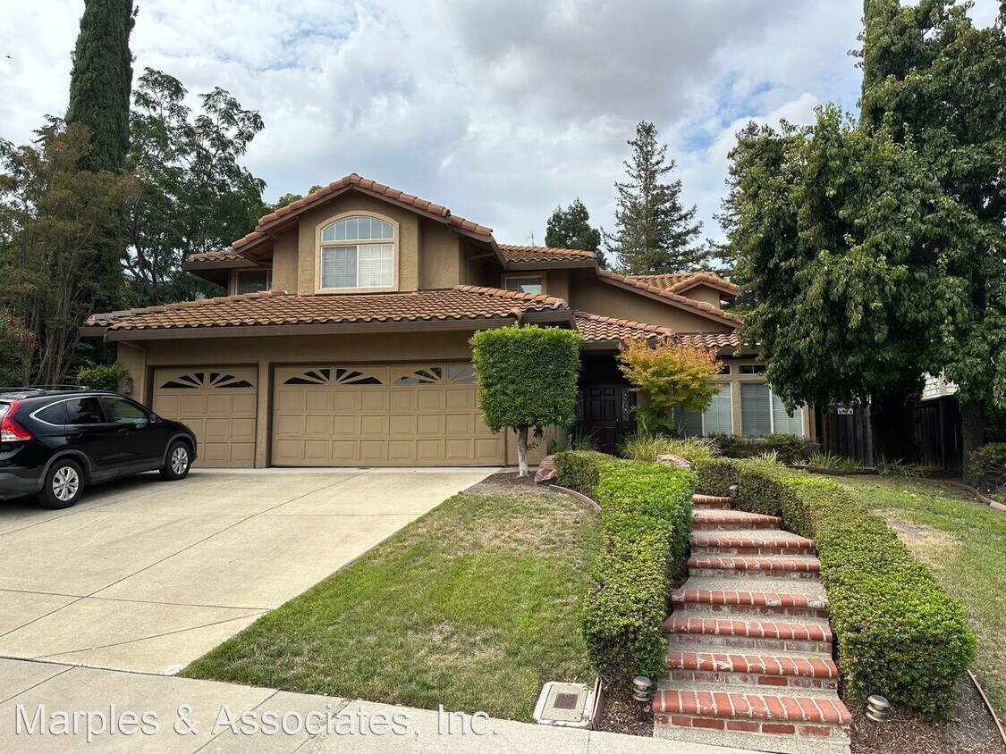 Primary Photo - 4 br, 3 bath House - 4722 Cache Peak Drive