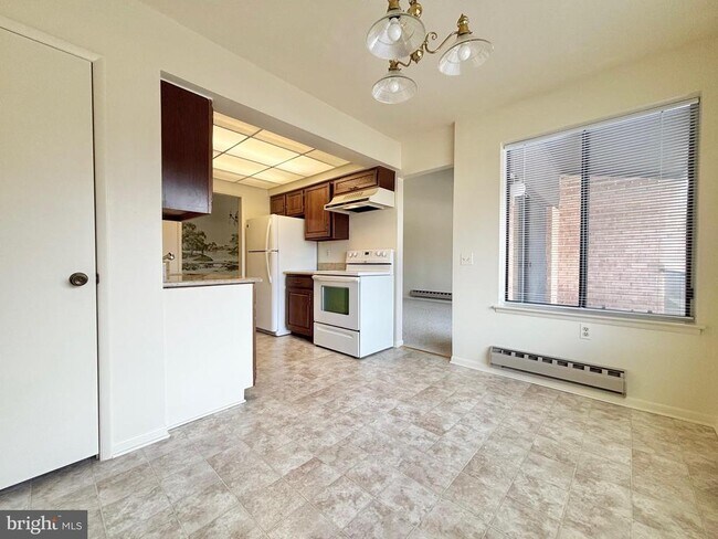 Foto del edificio - 15316 Pine Orchard Dr