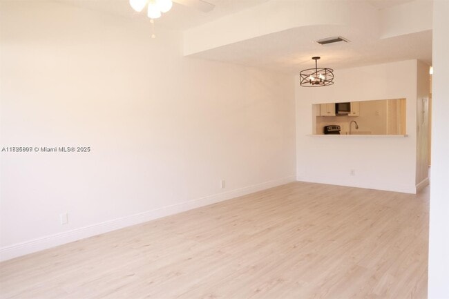 Building Photo - 16686 Hemingway Dr
