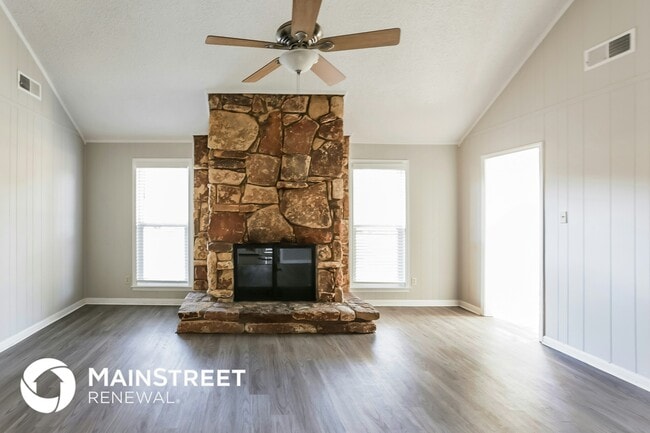 Building Photo - 4454 Westbury Dr