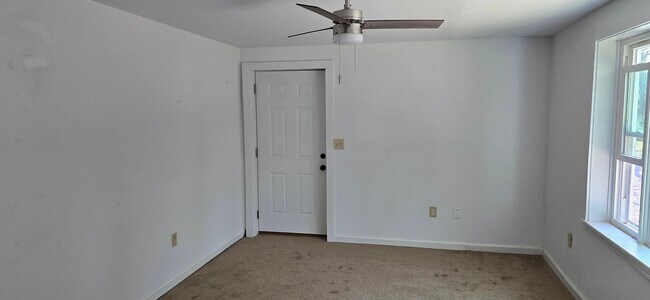 Foto del edificio - 4169 Grace Chapel Rd