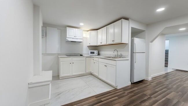 Foto del edificio - 338 Whiting Ave