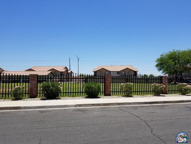 Building Photo - 1900 Rancho Frontera Ave