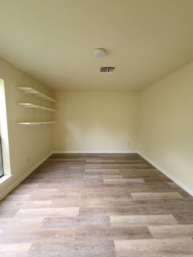 Building Photo - 8299 Cambridge St