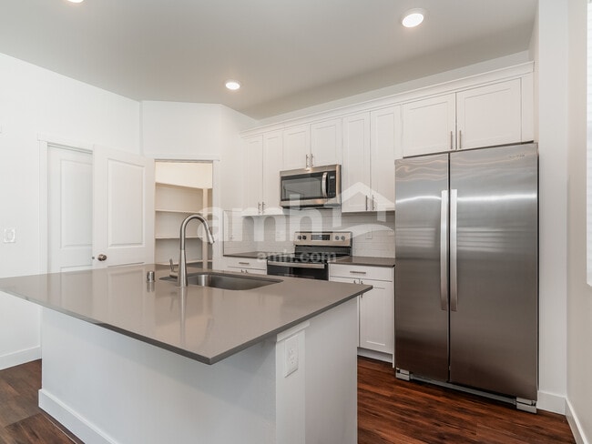 Building Photo - 7615 Verona Lp SW
