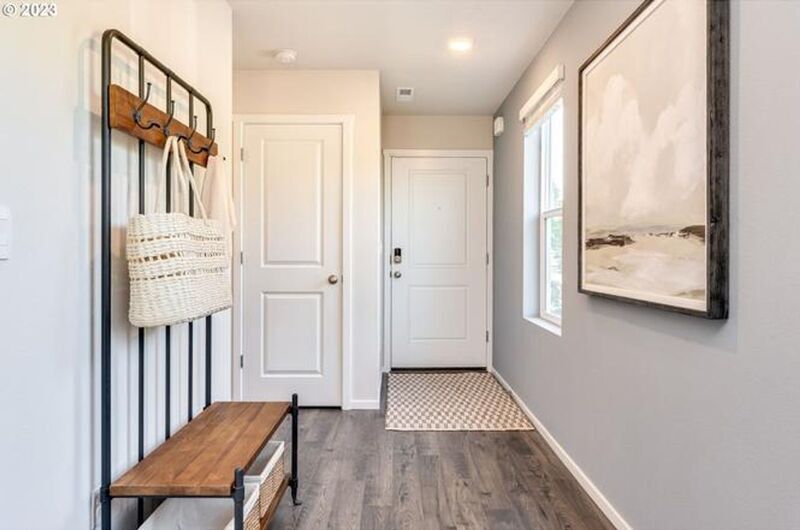 Primary Photo - 215 N Layla Pl