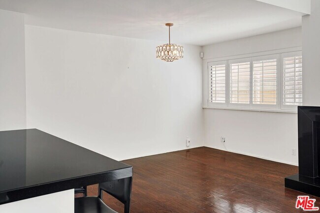 Building Photo - 11915 Gorham Ave