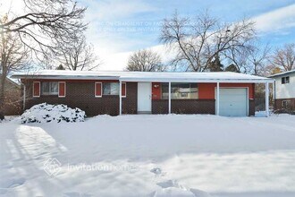 Building Photo - 13630 E Dakota Pl