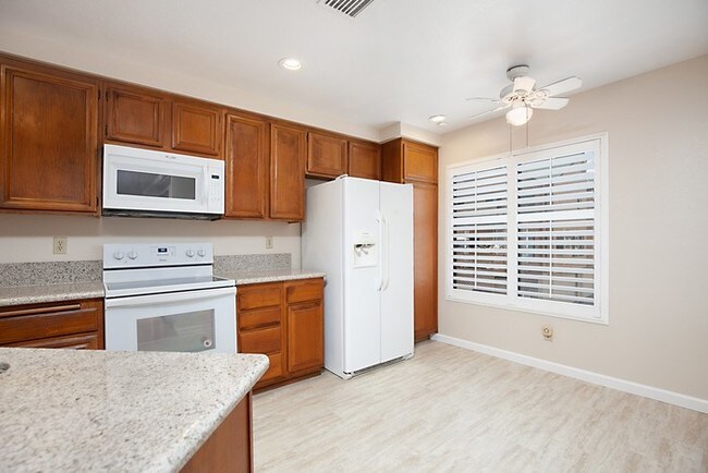 Building Photo - Beautiful 3 Bed / 2.5 Bath house for rent!