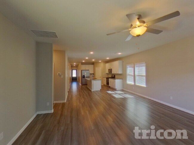 Building Photo - 6124 Tawakoni Ln