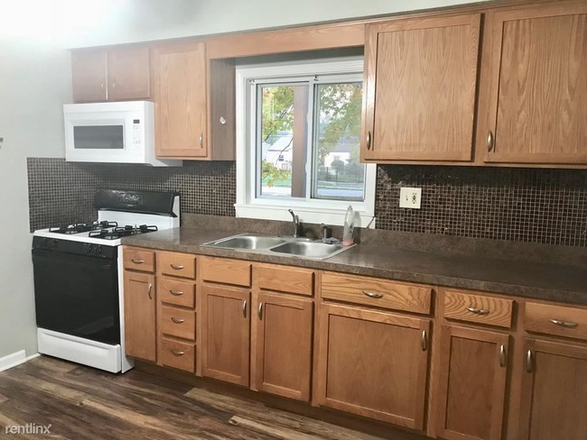 Building Photo - 3 br, 1 bath House - 5553 Burns Rd