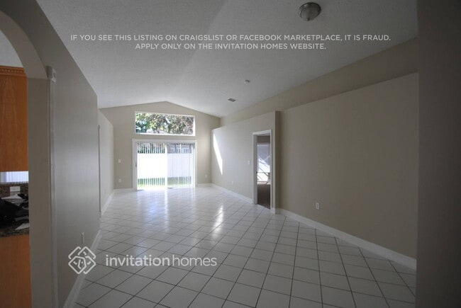 Building Photo - 2912 SW 174th Ave