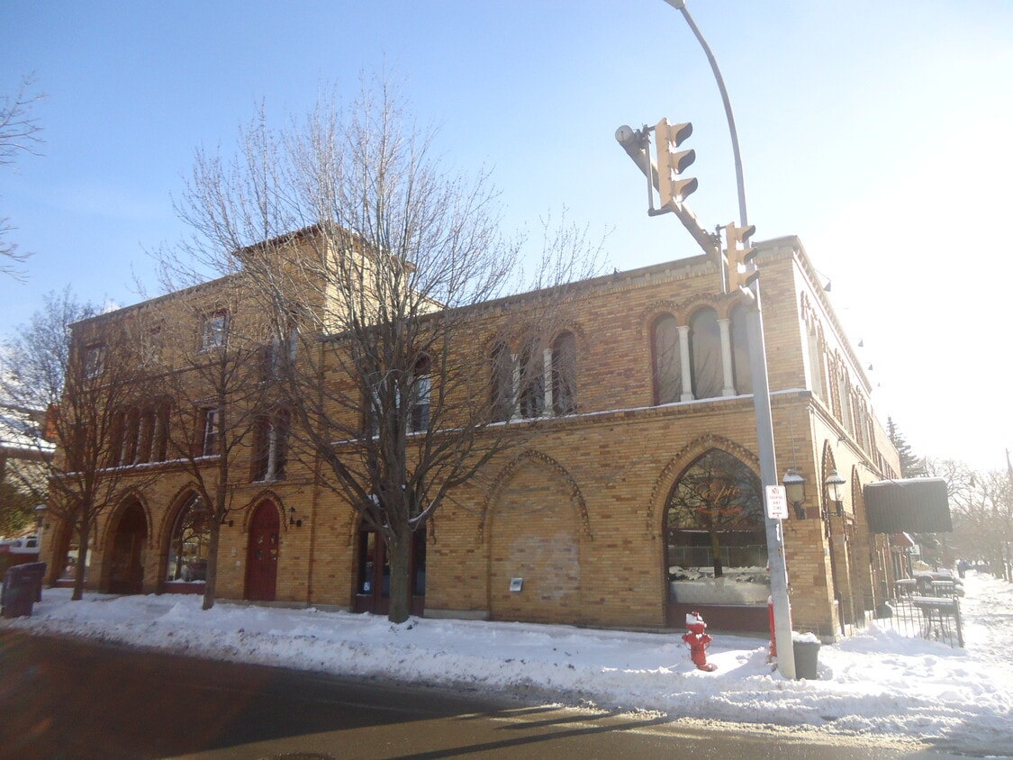 Building Photo - 266 Bryant