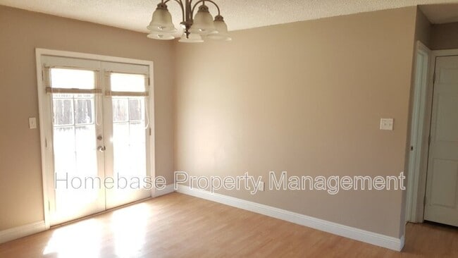 Building Photo - 5210 Hickory Ave