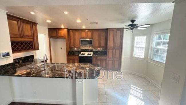 Building Photo - 13723 Berkeley Ct