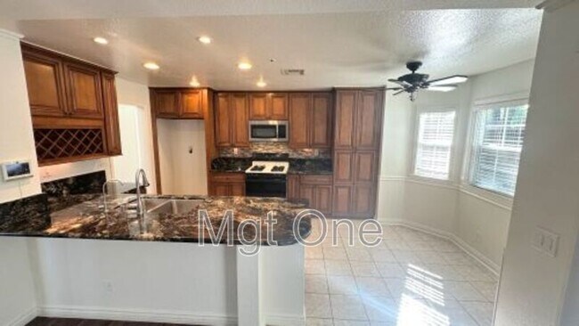 Foto del edificio - 13723 Berkeley Ct
