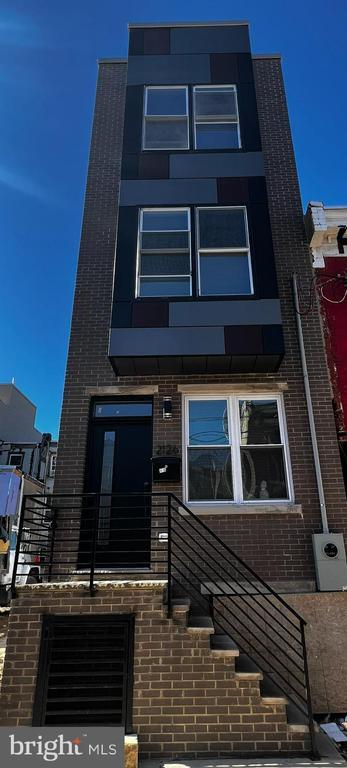 Primary Photo - 2126 N Darien St