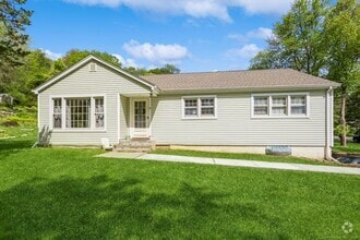 Building Photo - 19 Mohawk Dr
