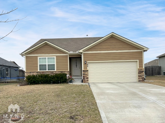 Building Photo - 742 S Cypress St