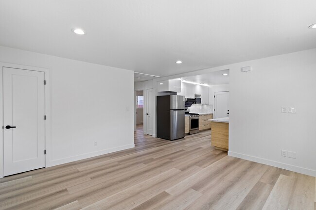 Foto del edificio - 3551 Bay Rd