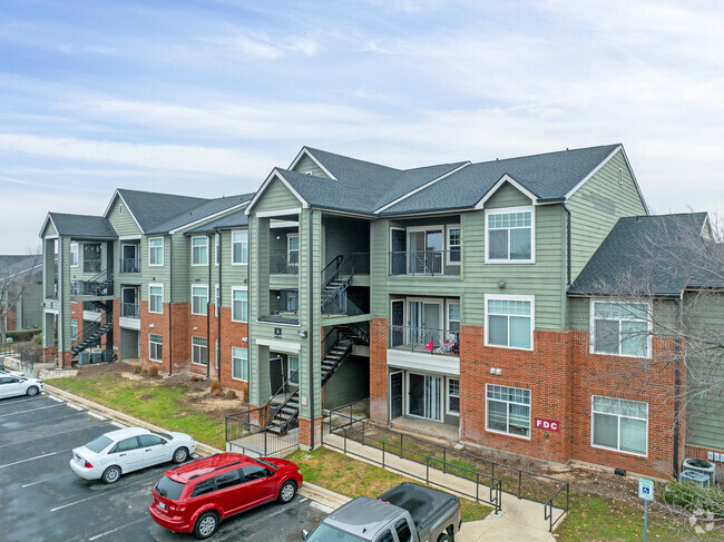 Building Photo - Oaks at Georgetown